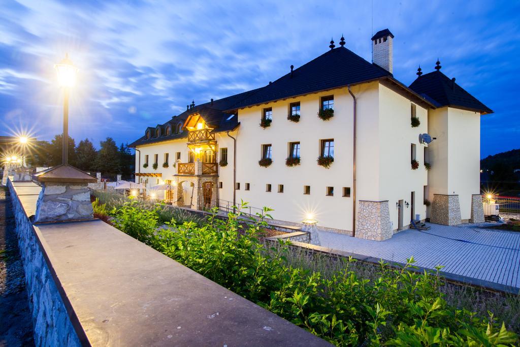 Hunting Chateau Krupina Екстер'єр фото