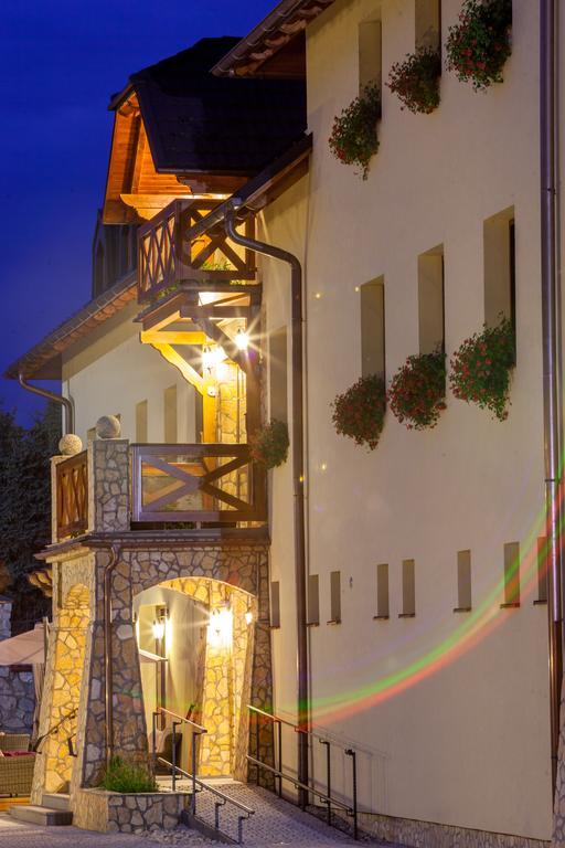 Hunting Chateau Krupina Екстер'єр фото