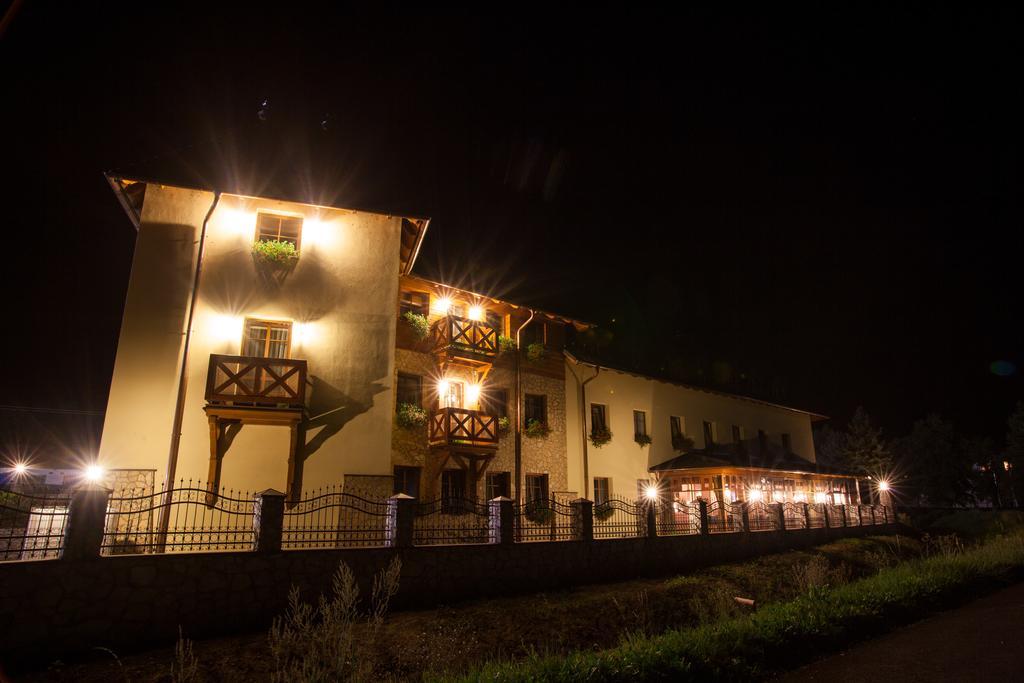 Hunting Chateau Krupina Екстер'єр фото